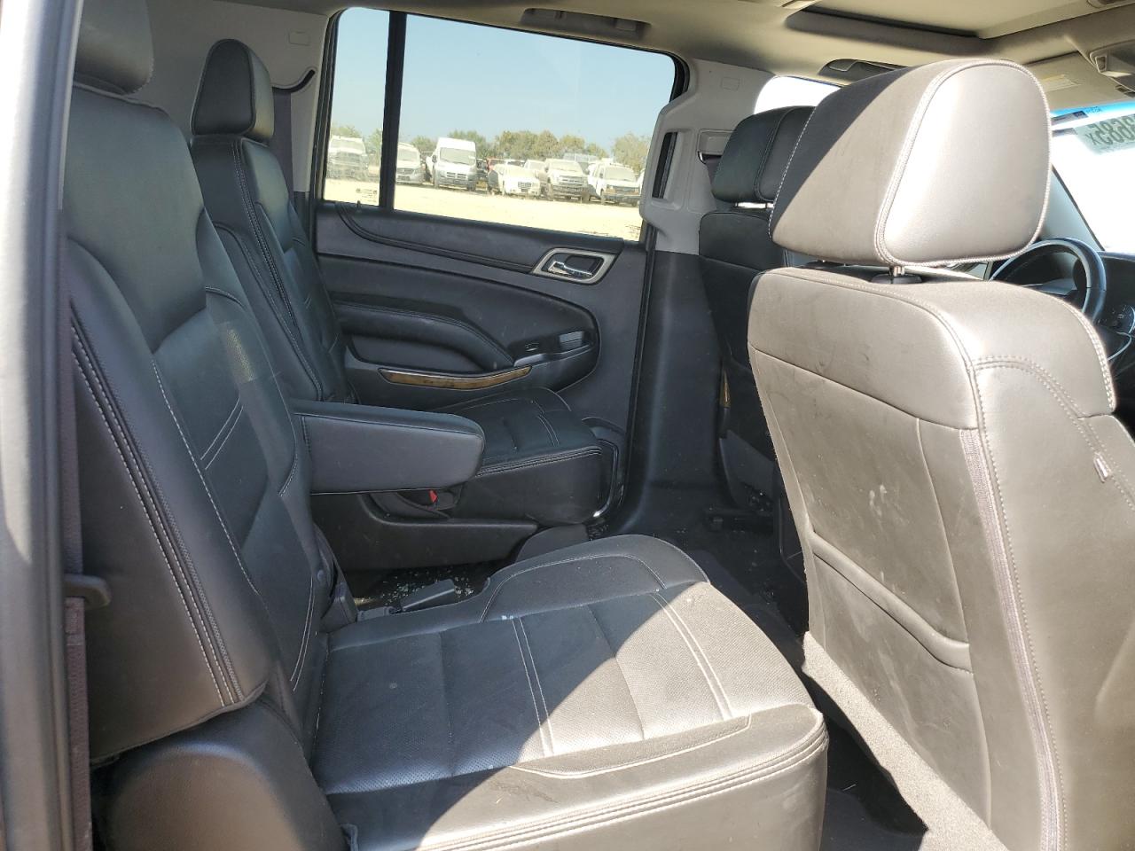 2017 GMC Yukon Xl Denali VIN: 1GKS1HKJ2HR307062 Lot: 89693685