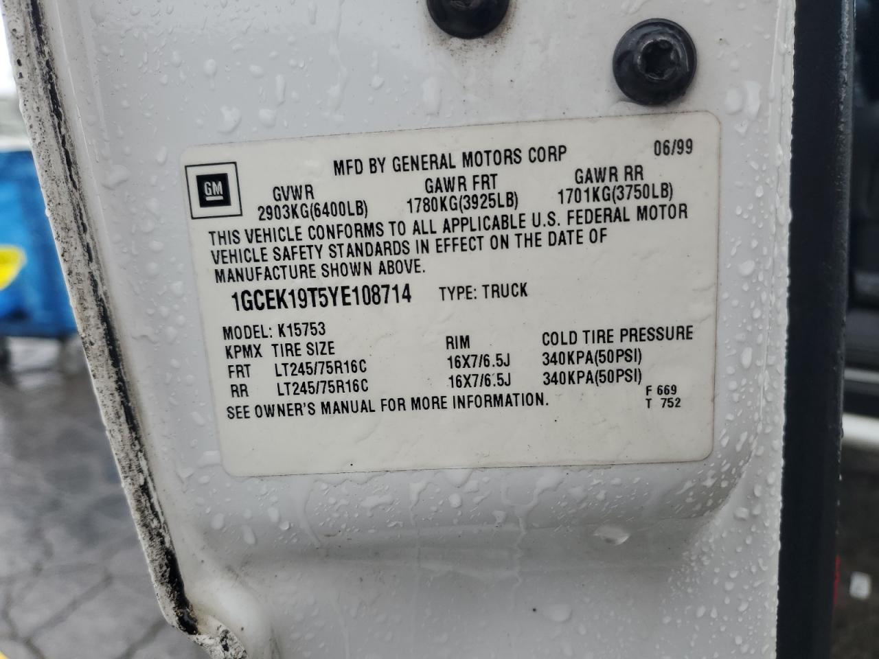 2000 Chevrolet Silverado K1500 VIN: 1GCEK19T5YE108714 Lot: 85553995