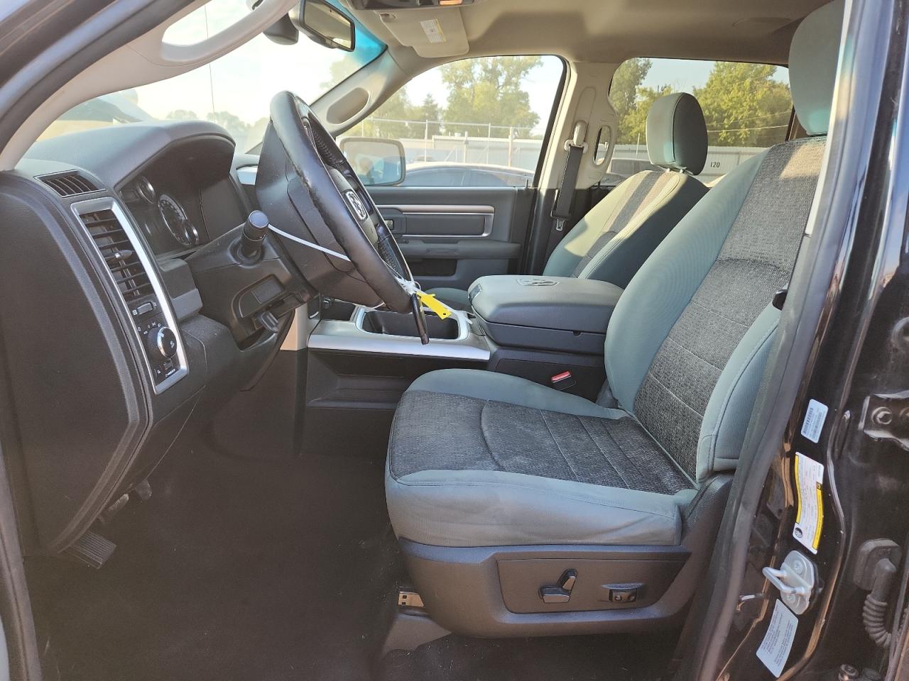 2016 Ram 1500 Slt VIN: 3C6RR6LT7GG321990 Lot: 81875675