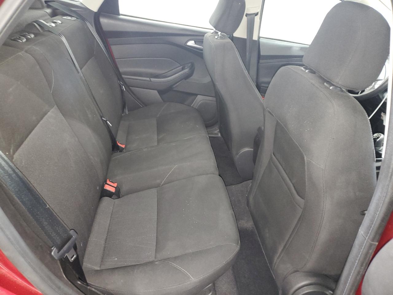 2016 Ford Focus Se VIN: 1FADP3K26GL377850 Lot: 86214485