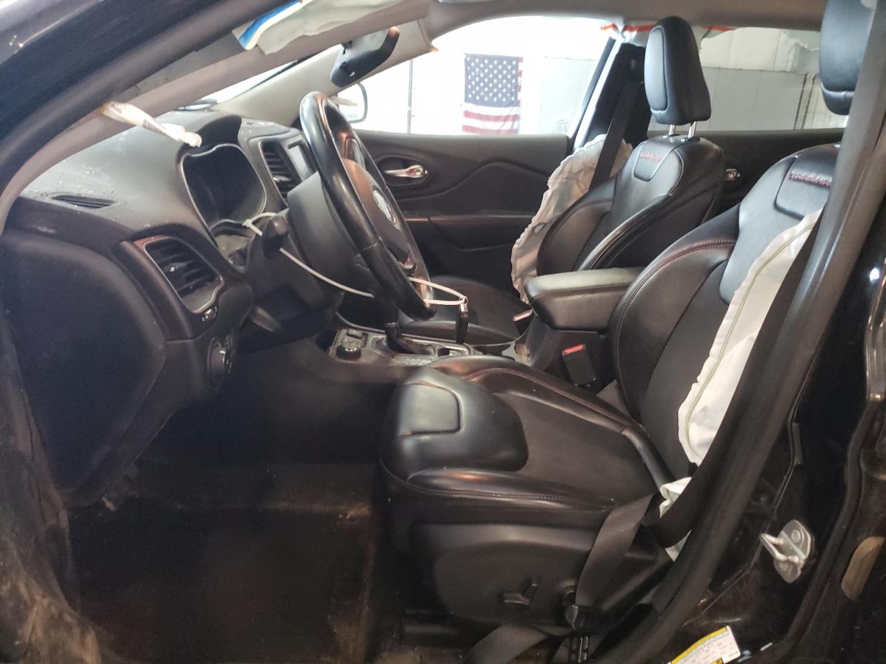 2019 Jeep Cherokee Trailhawk VIN: 1C4PJMBX5KD361586 Lot: 82264455