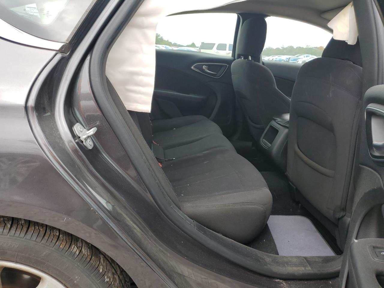 2015 Chrysler 200 Limited VIN: 1C3CCCAB8FN640012 Lot: 85379945