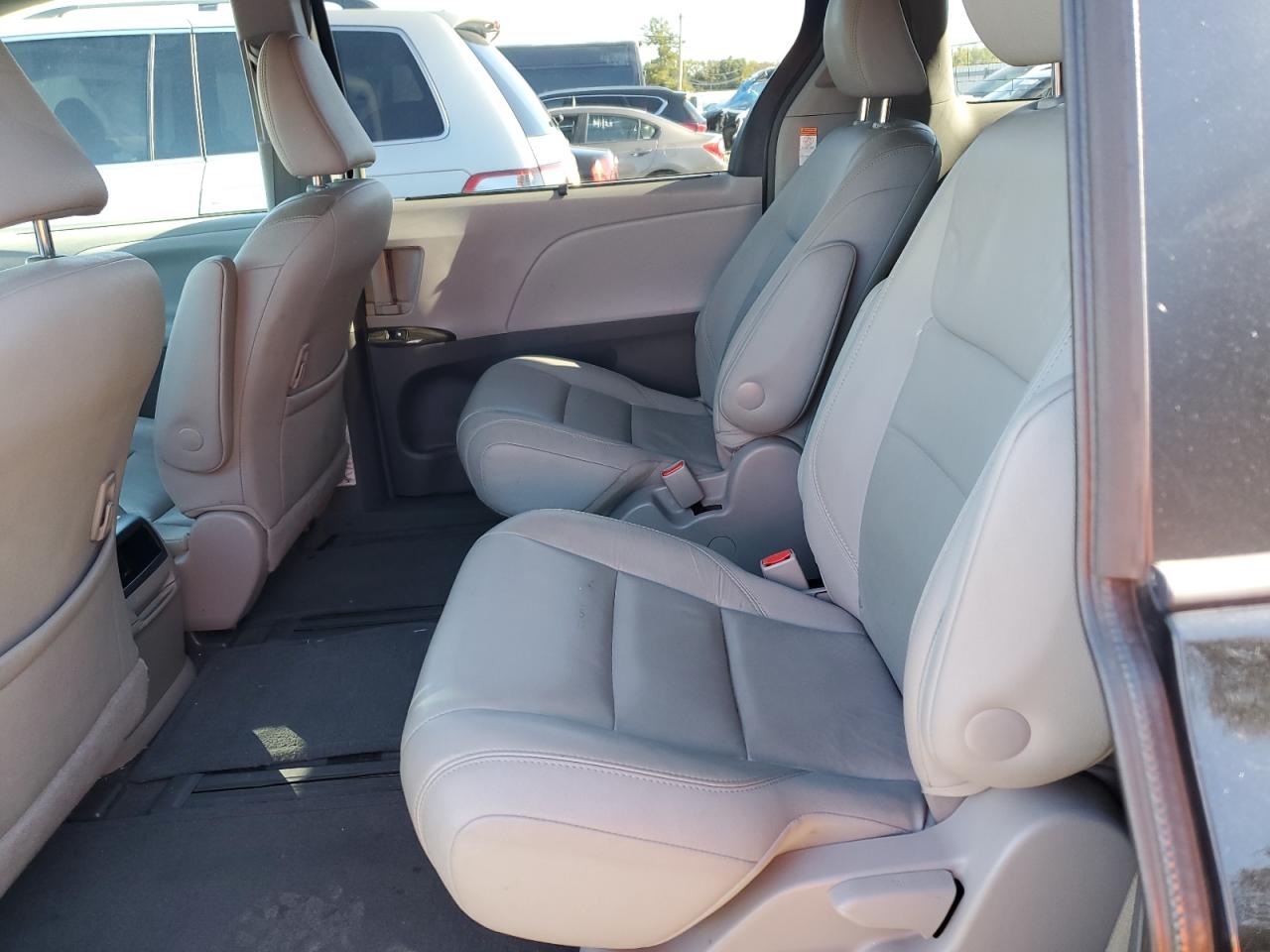 2017 Toyota Sienna Xle VIN: 5TDDZ3DC7HS161113 Lot: 85923375