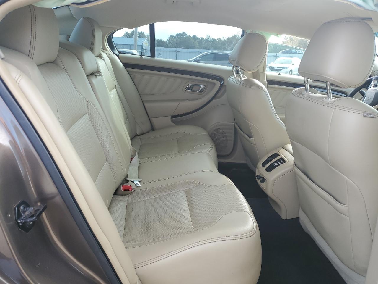 2015 Ford Taurus Limited VIN: 1FAHP2F86FG146917 Lot: 82644475