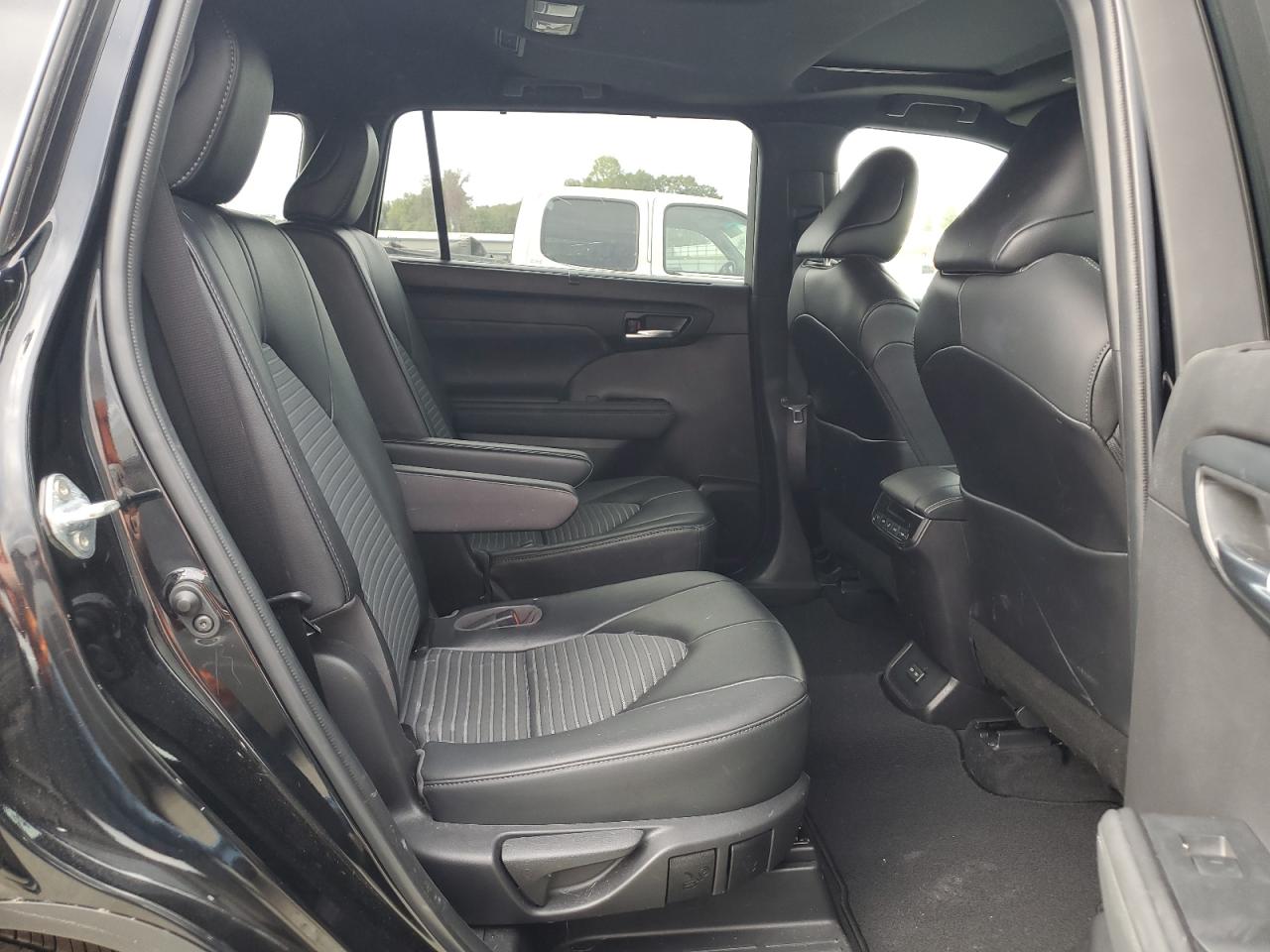 2022 Toyota Highlander Xse VIN: 5TDLZRBH2NS182153 Lot: 84026315