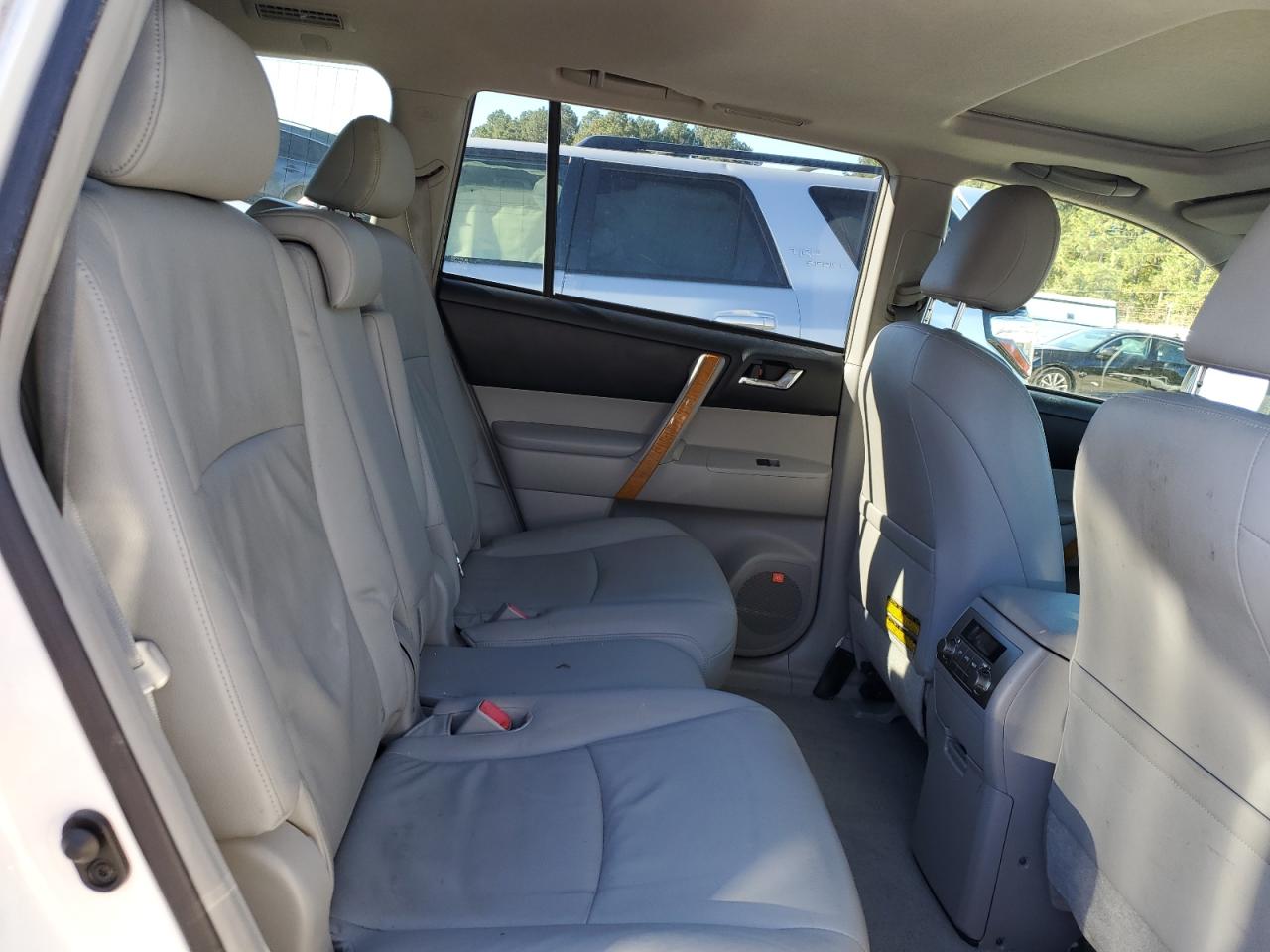 2010 Toyota Highlander Hybrid Limited VIN: JTEJW3EHXA2041059 Lot: 86508345