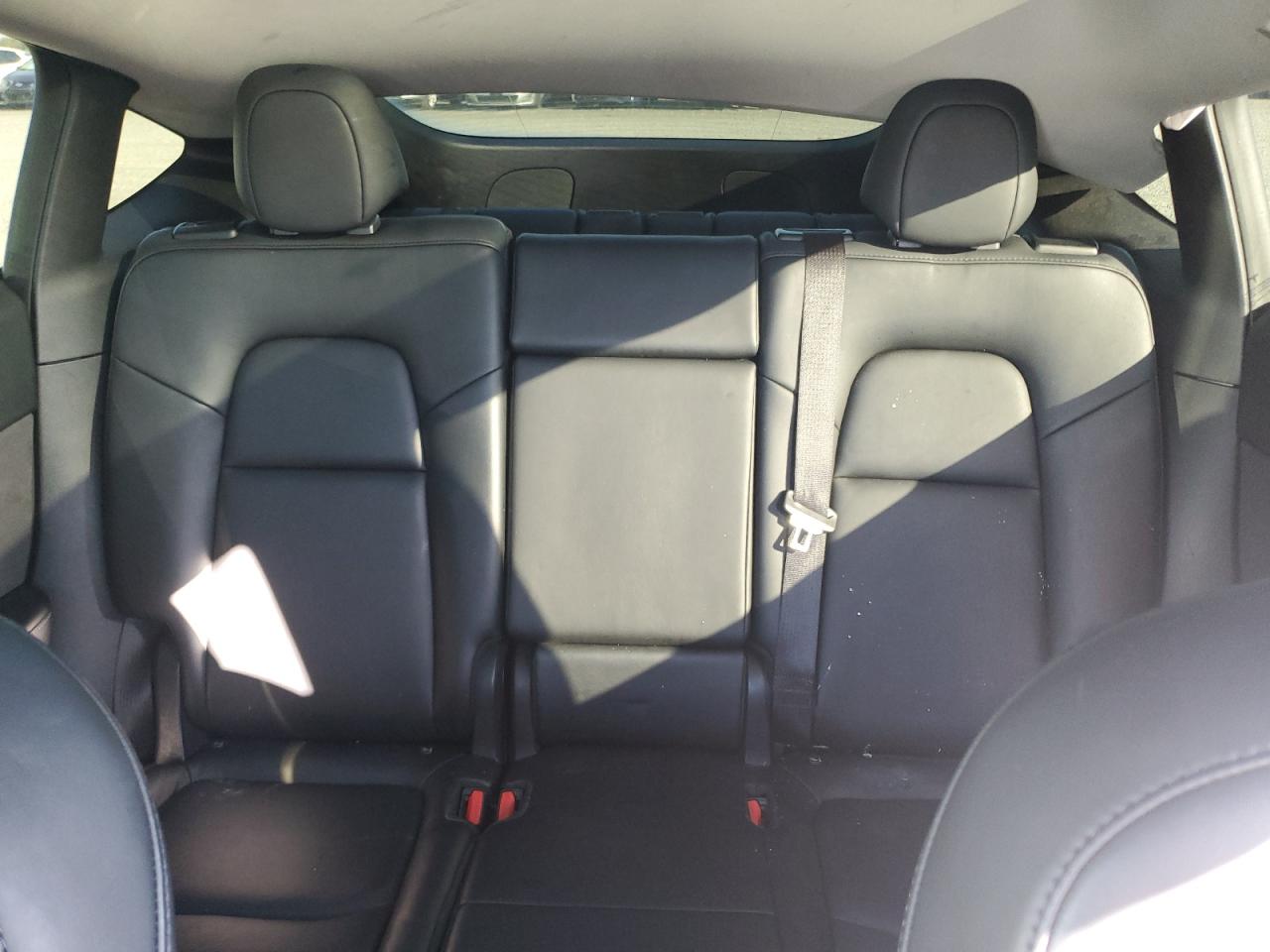 2021 Tesla Model Y VIN: 5YJYGAEE5MF180432 Lot: 87078315