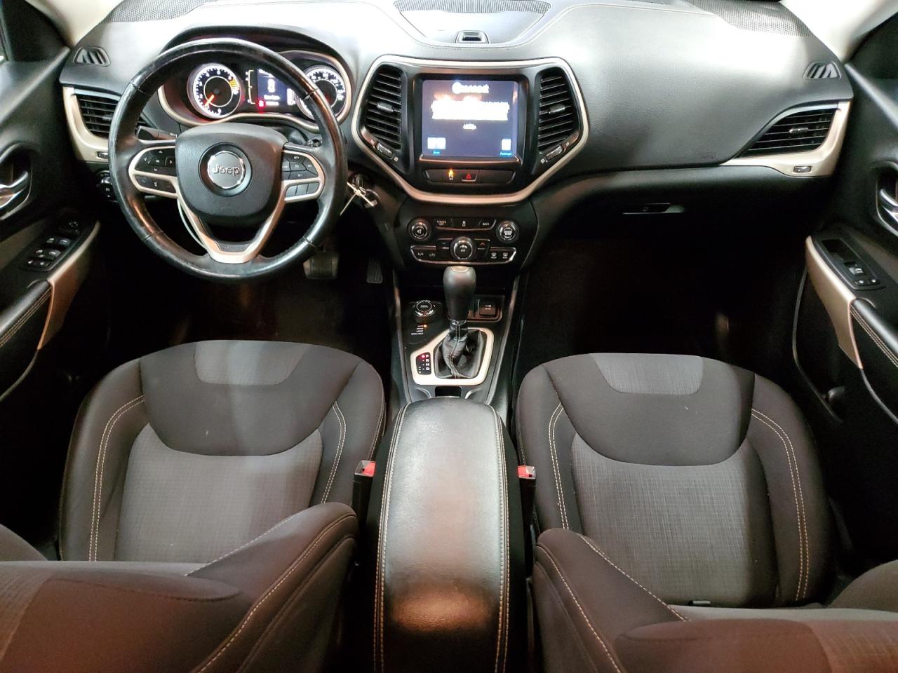 2017 Jeep Cherokee Latitude VIN: 1C4PJMCB9HW635016 Lot: 90471315