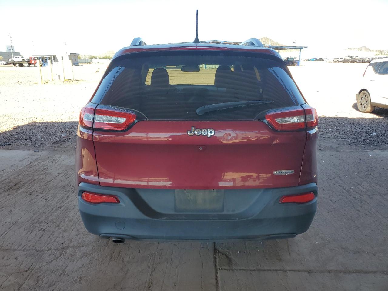 2016 Jeep Cherokee Latitude VIN: 1C4PJLCB1GW208227 Lot: 82637965