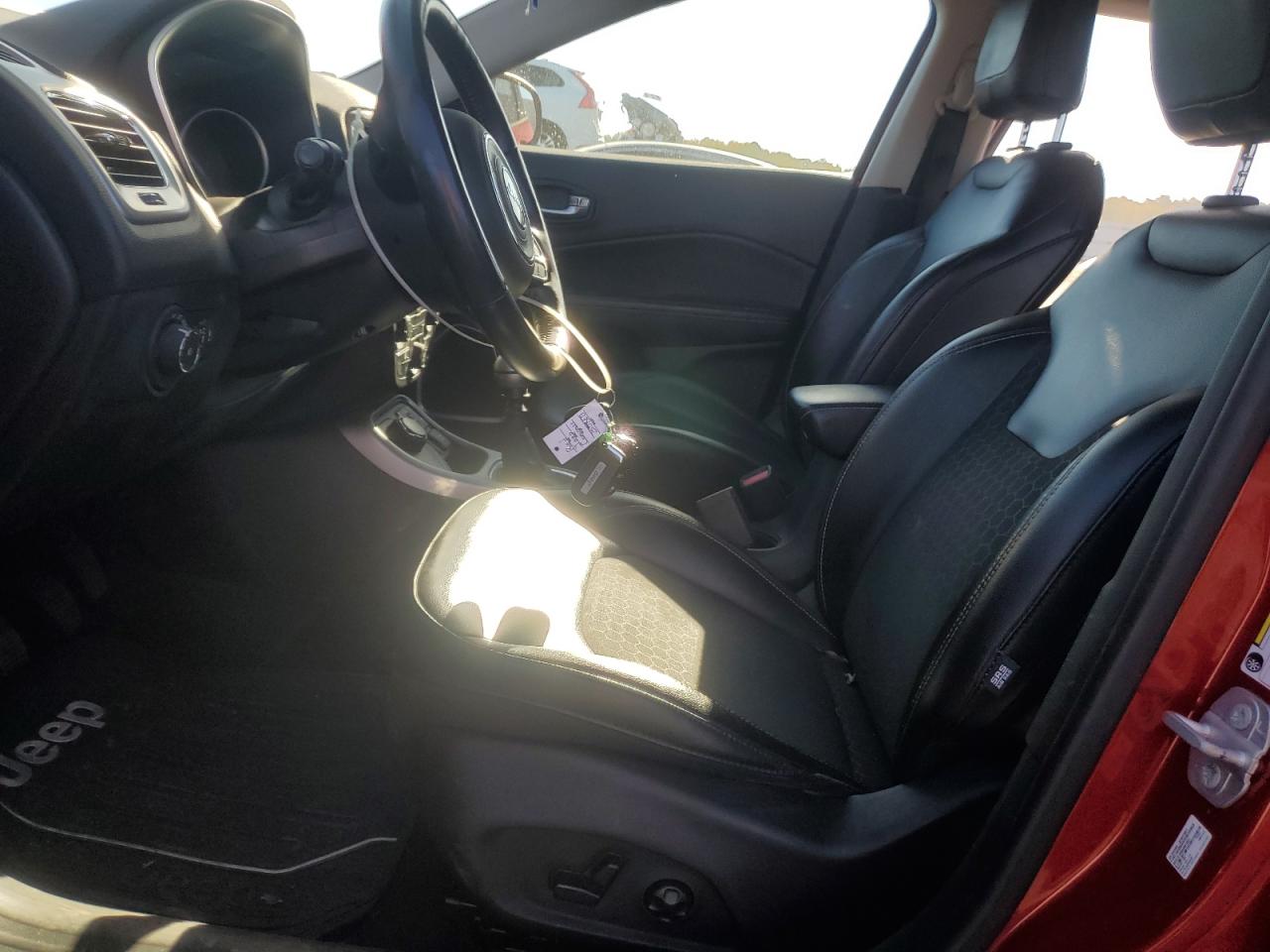 2018 Jeep Compass Latitude VIN: 3C4NJDBB5JT232462 Lot: 85819915