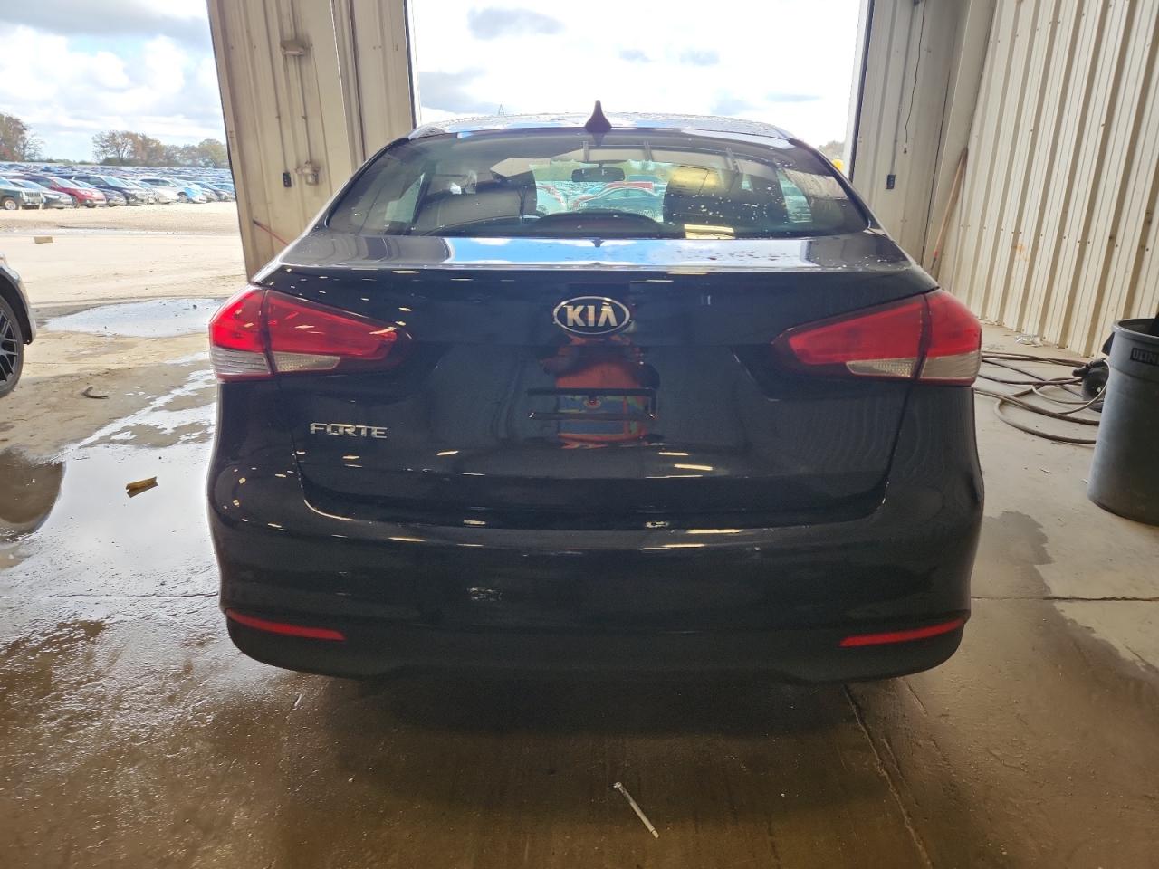 2017 Kia Forte Lx VIN: 3KPFK4A72HE119114 Lot: 89824955