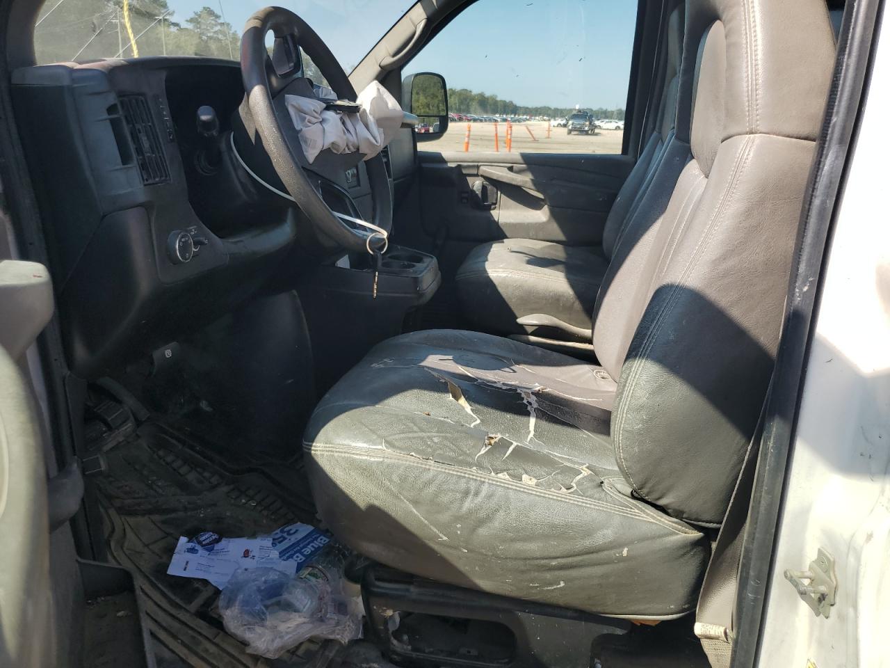 2008 Chevrolet Express 15 VIN: 1GCFG15X981198925 Lot: 81922715