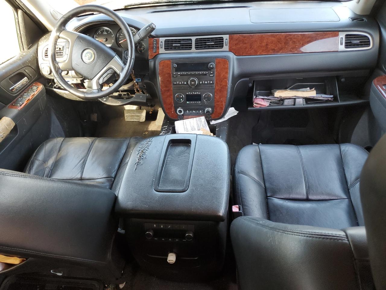 2014 Chevrolet Suburban K1500 Lt VIN: 1GNSKJE79ER108576 Lot: 89520845