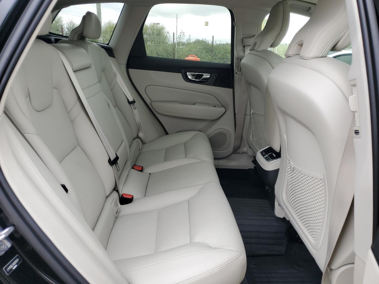 2019 Volvo Xc60 T5 Inscription VIN: LYV102RLXKB283574 Lot: 82237255