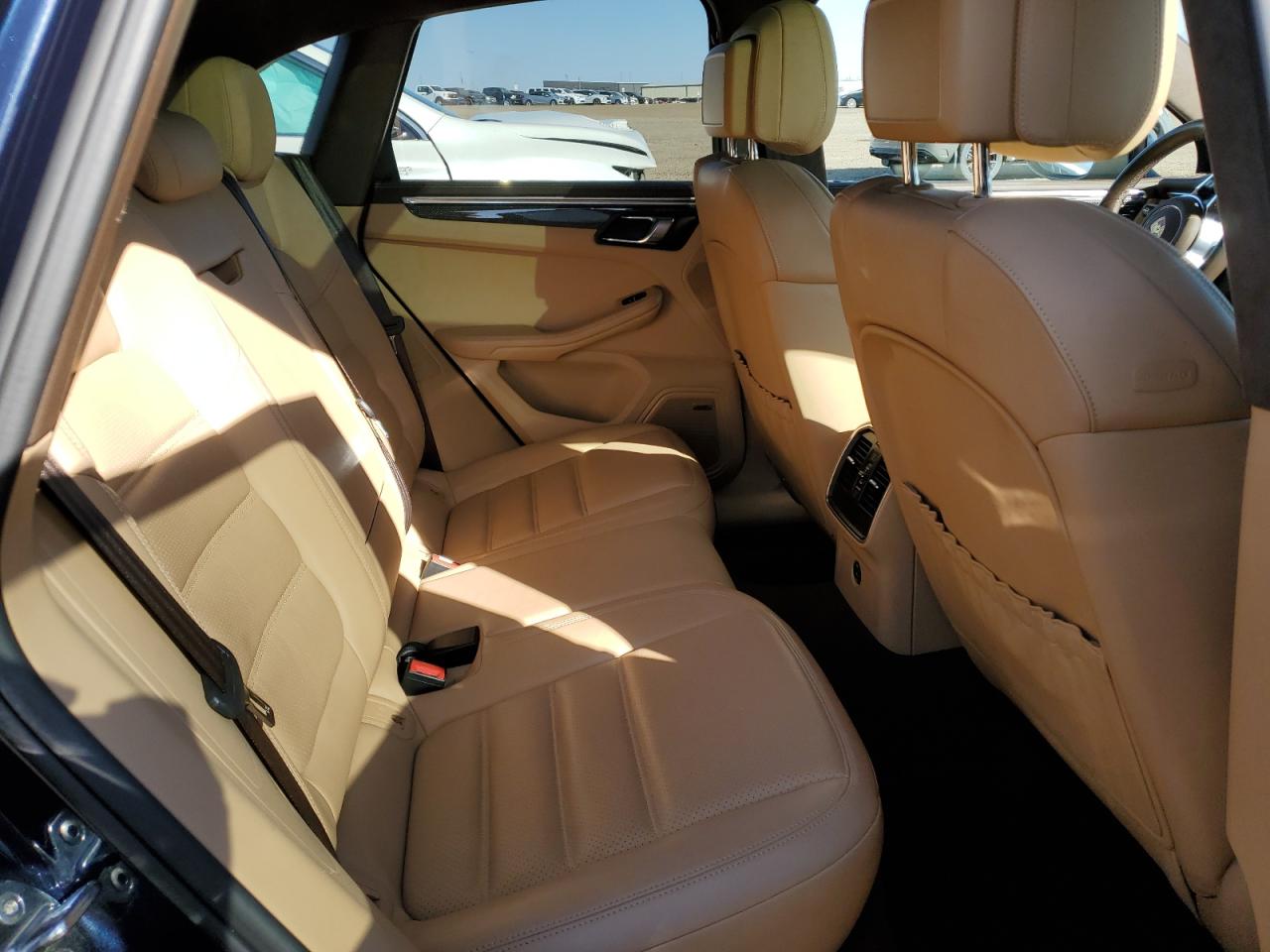 WP1AF2A56JLB70760 2018 Porsche Macan Turbo