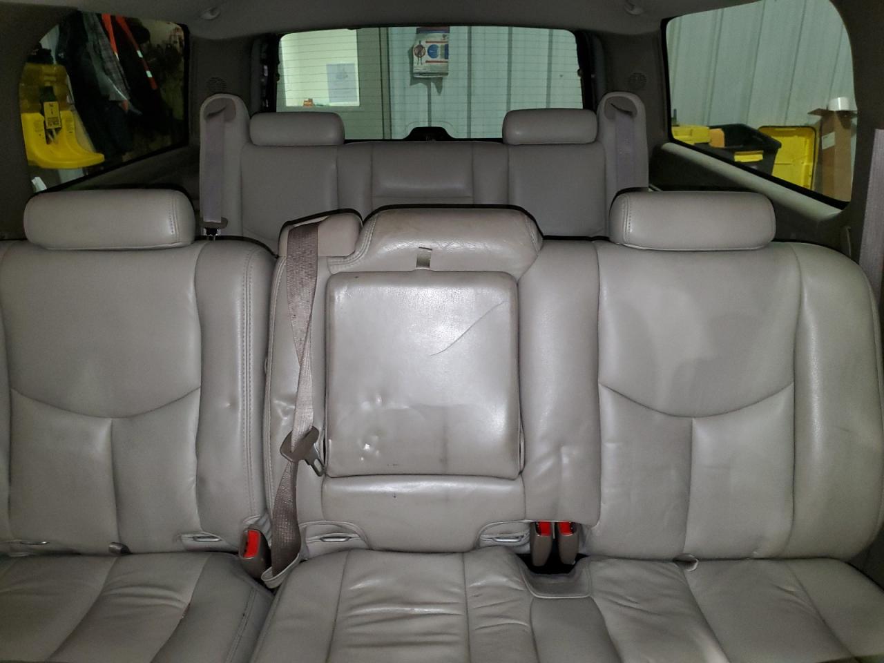 2005 Chevrolet Suburban K1500 VIN: 1GNFK16Z35J244122 Lot: 85821045