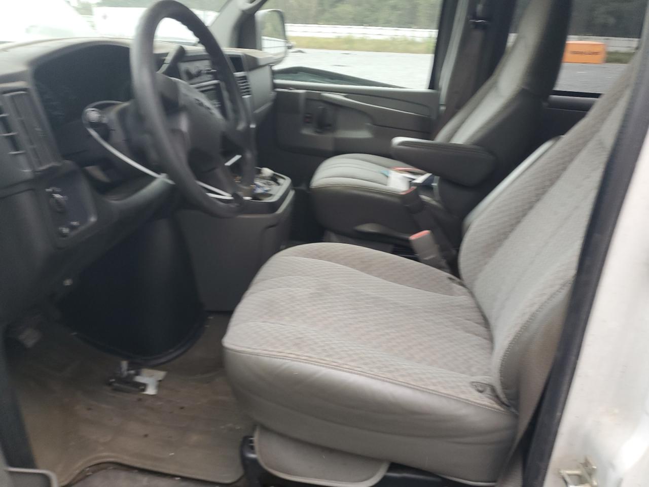 2005 GMC Savana G3500 VIN: 1GJHG39U351145002 Lot: 86261295