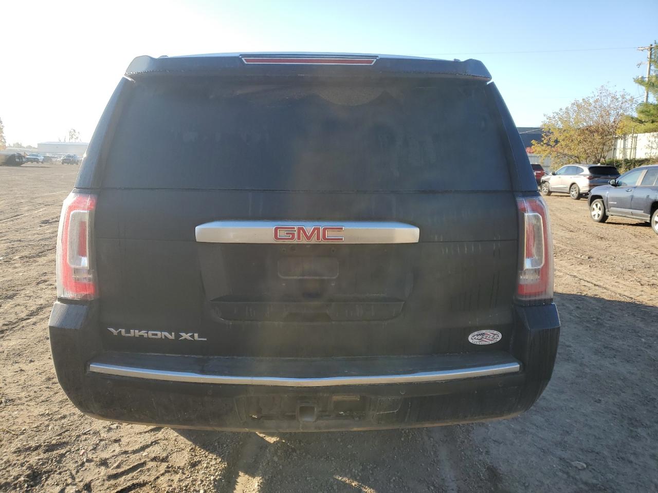 2017 GMC Yukon Xl Denali VIN: 1GKS2HKJ4HR121763 Lot: 87456035