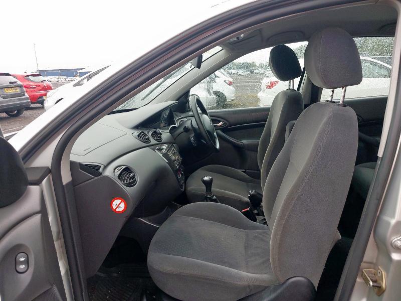 2002 FORD FOCUS  