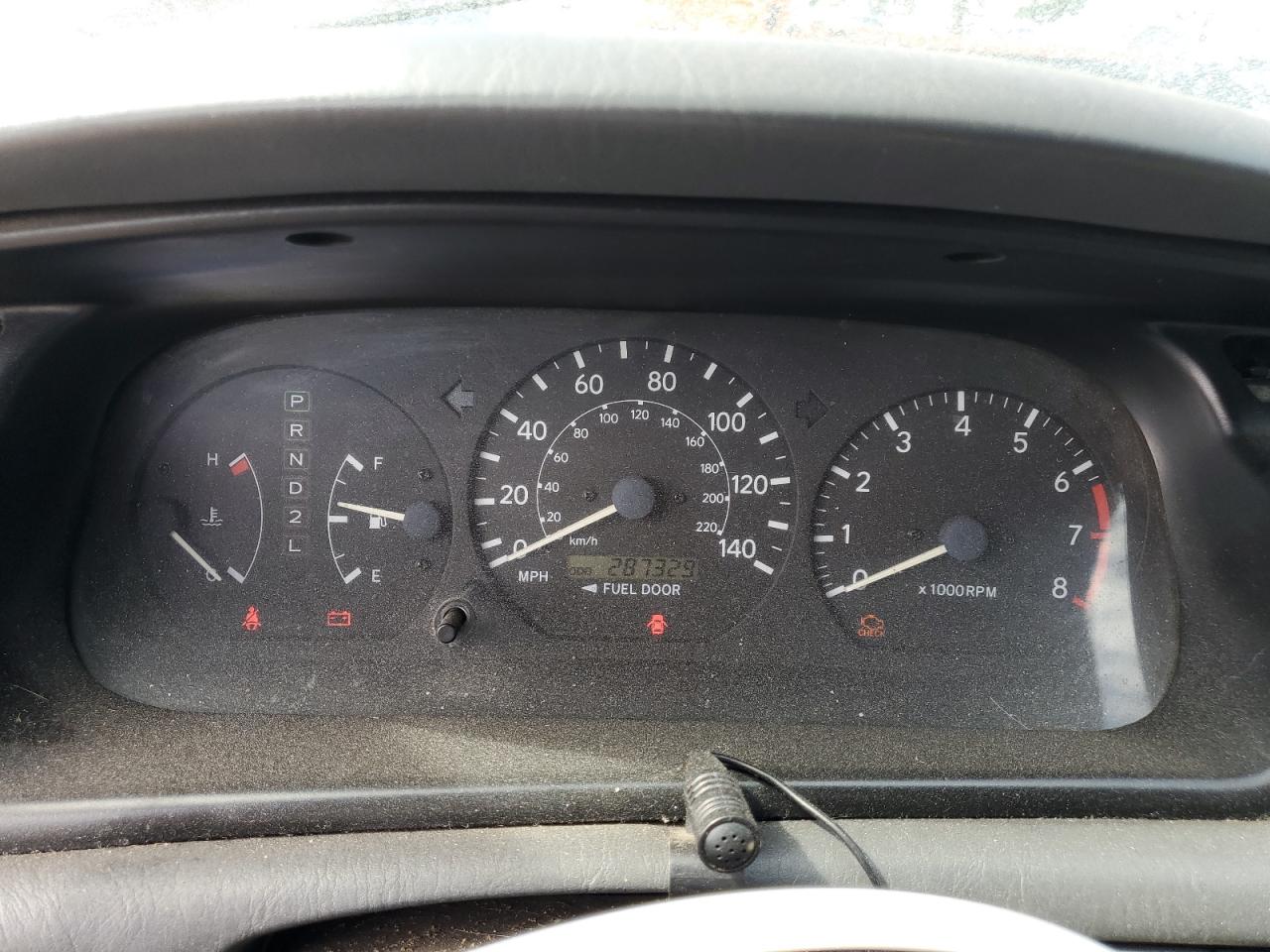 2000 Toyota Camry Le VIN: JT2BG28K5Y0402428 Lot: 84800975