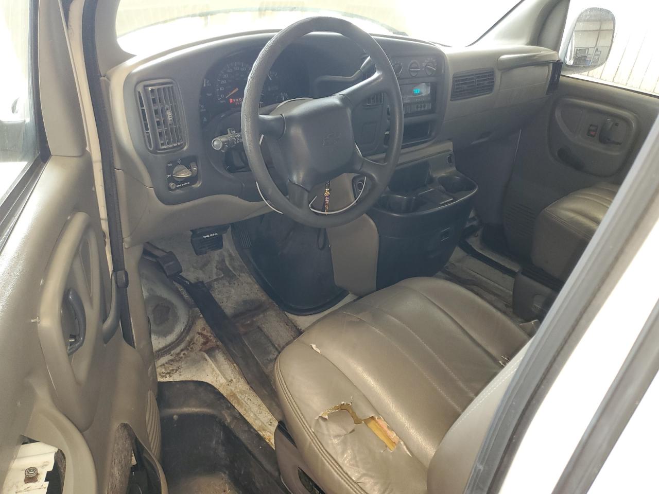 2000 Chev Express Cargo 3500 1 VIN: 1GCHG39R8Y1227847 Lot: 85160805