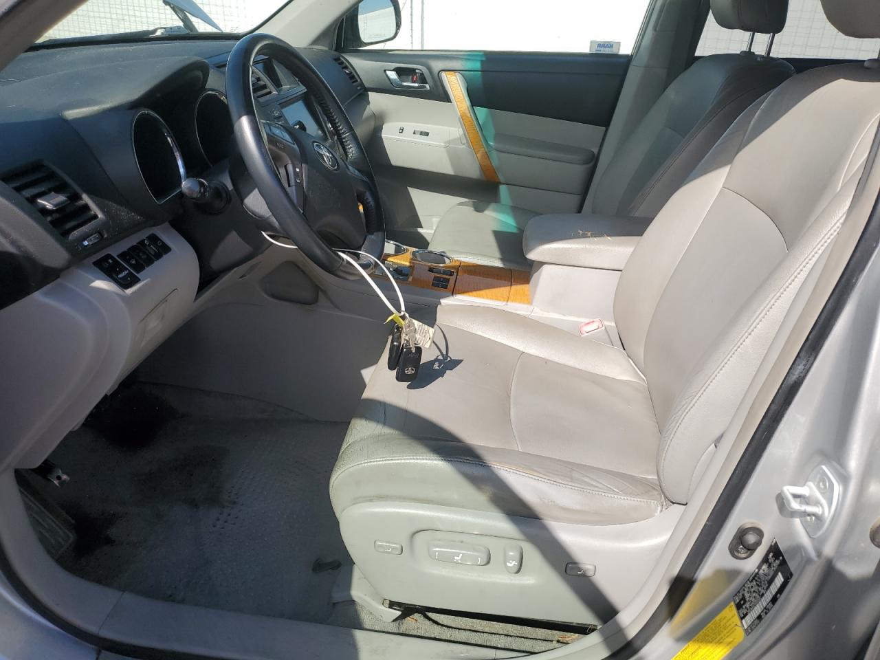 2009 Toyota Highlander Hybrid Limited VIN: JTEEW44A092032457 Lot: 82636835