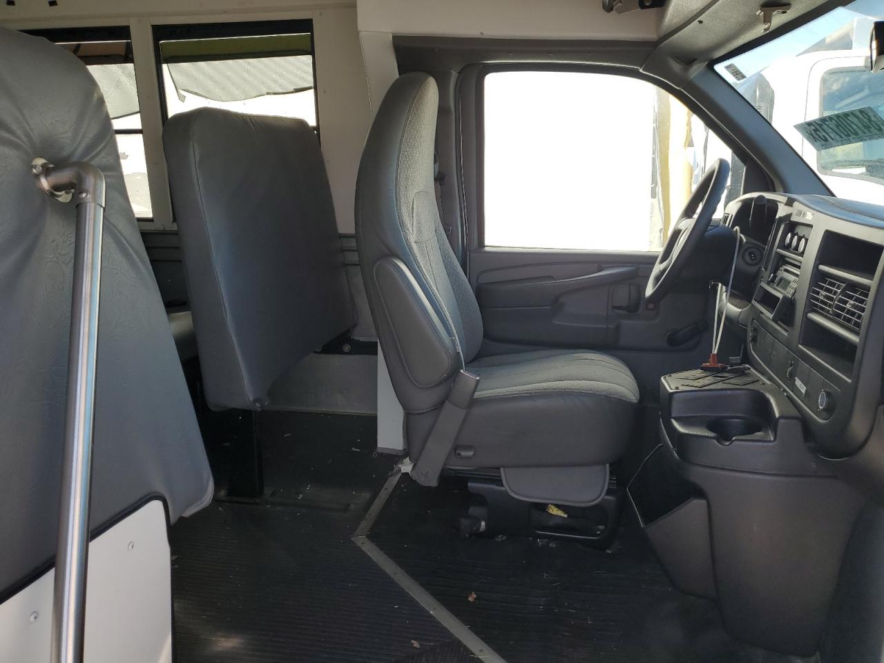 2012 Chevrolet Express G3500 VIN: 1GB3G2BG4C1147827 Lot: 84706715