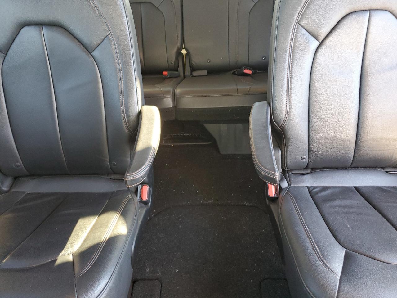 2017 Chrysler Pacifica Touring L VIN: 2C4RC1BG8HR796402 Lot: 82328265