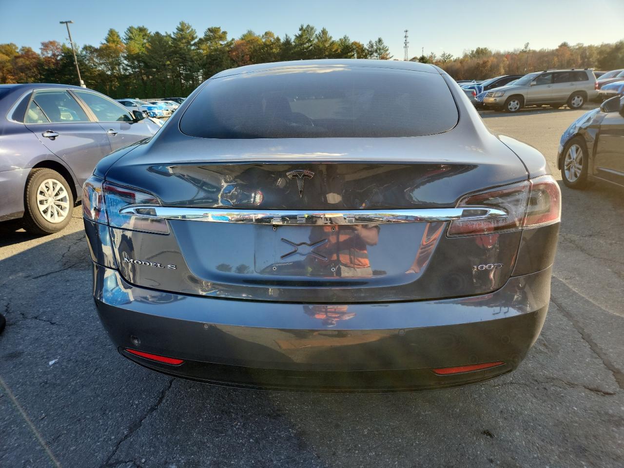 2018 Tesla Model S VIN: 5YJSA1E22JF285700 Lot: 87208025