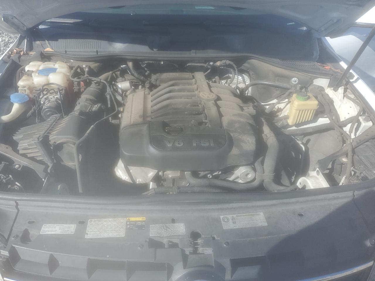 2014 Volkswagen Touareg V6 VIN: WVGEF9BP5ED012093 Lot: 89634175