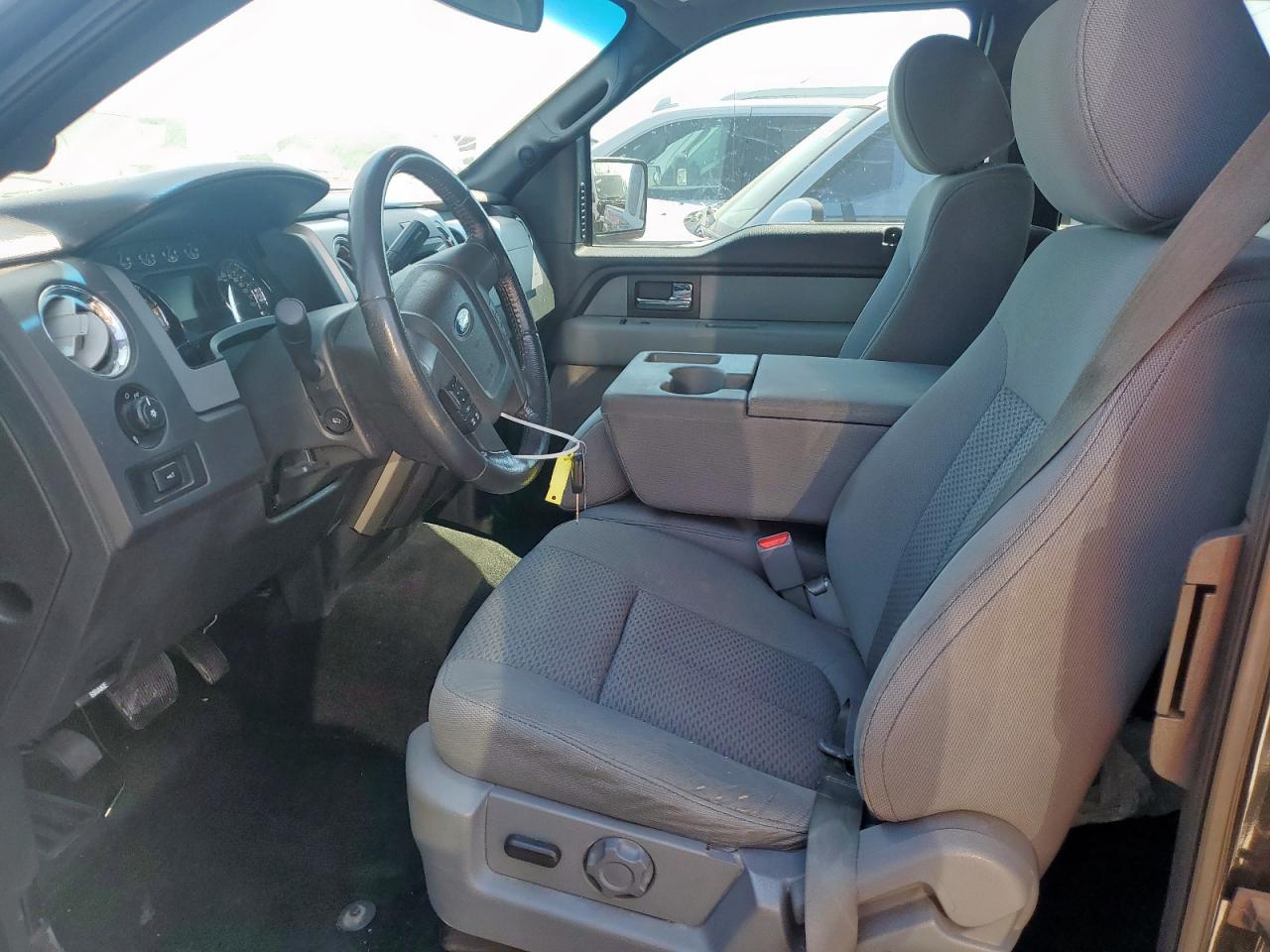 2013 Ford F150 Super Cab VIN: 1FTFX1CF8DFB44393 Lot: 81899575