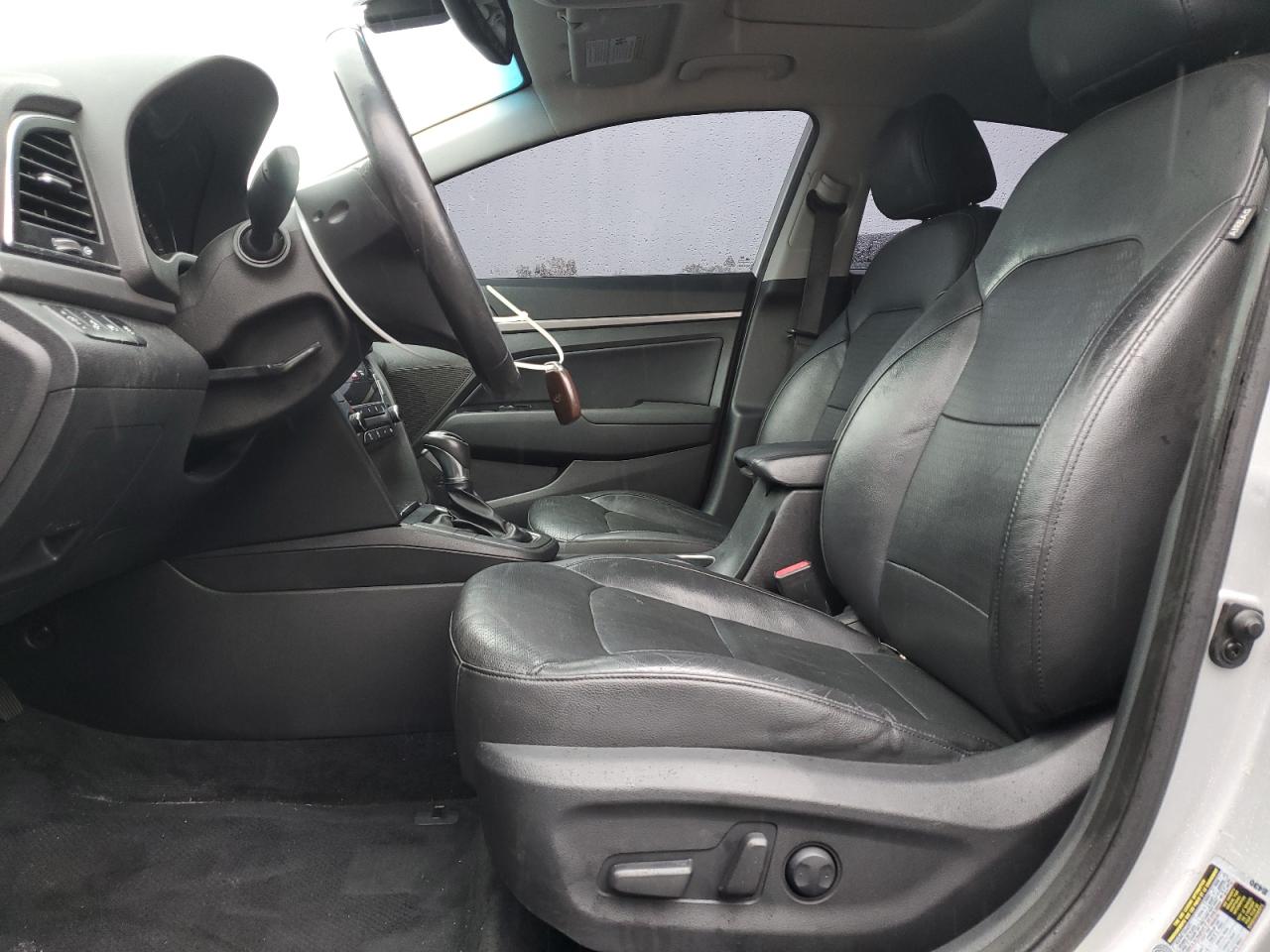 2017 Hyundai Elantra Se VIN: 5NPD84LF5HH017831 Lot: 82320665