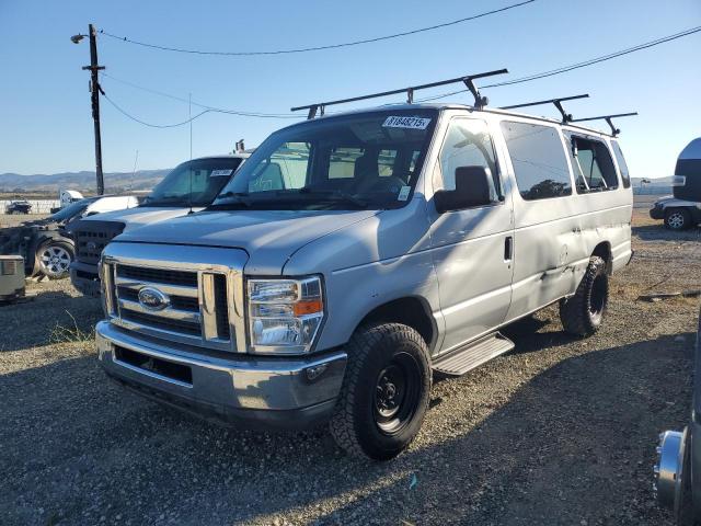 2011 Ford Econoline E350 Super Duty Wagon