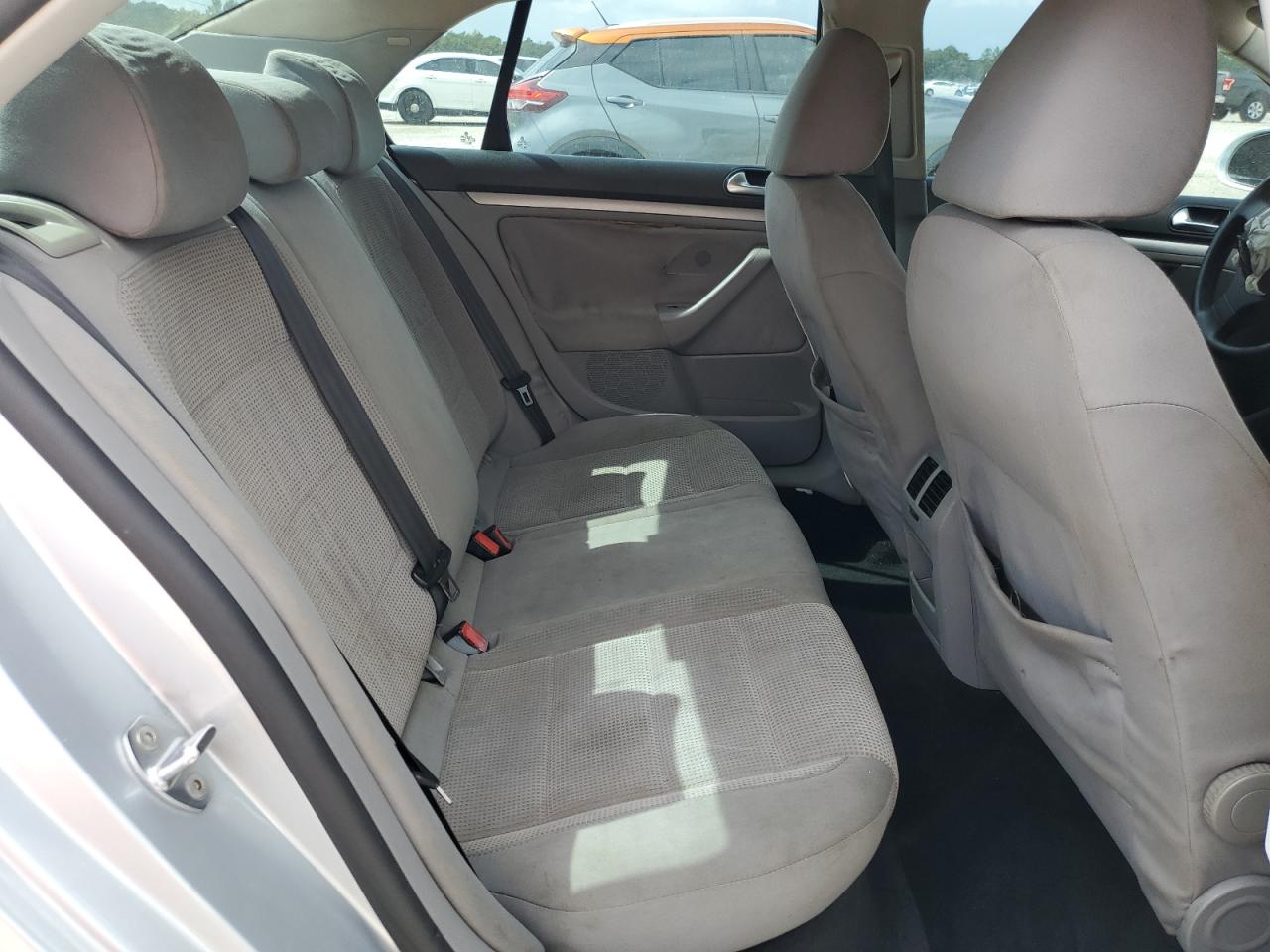 2009 Volkswagen Jetta S VIN: 3VWJM71K49M064745 Lot: 82005455