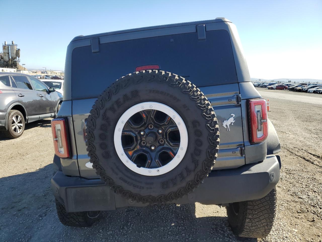 2022 Ford Bronco Base VIN: 1FMDE5DH1NLB10136 Lot: 84986265