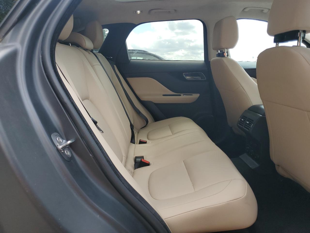 2019 Jaguar F-Pace Premium VIN: SADCJ2FX4KA398390 Lot: 81966475