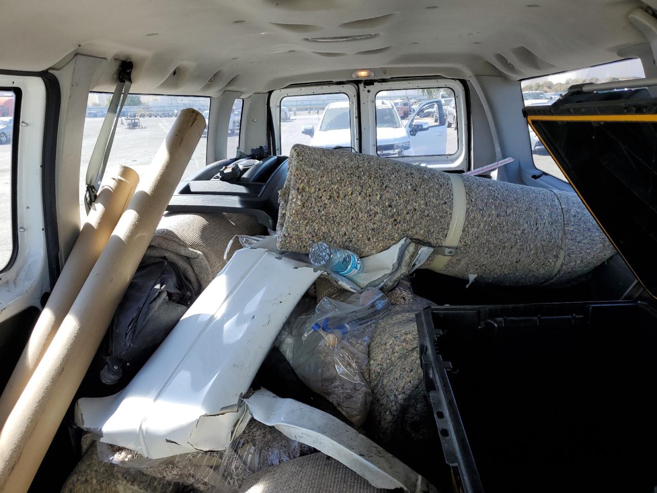 2008 Ford Econoline E350 Super Duty Wagon VIN: 1FBSS31LX8DA86570 Lot: 82287205