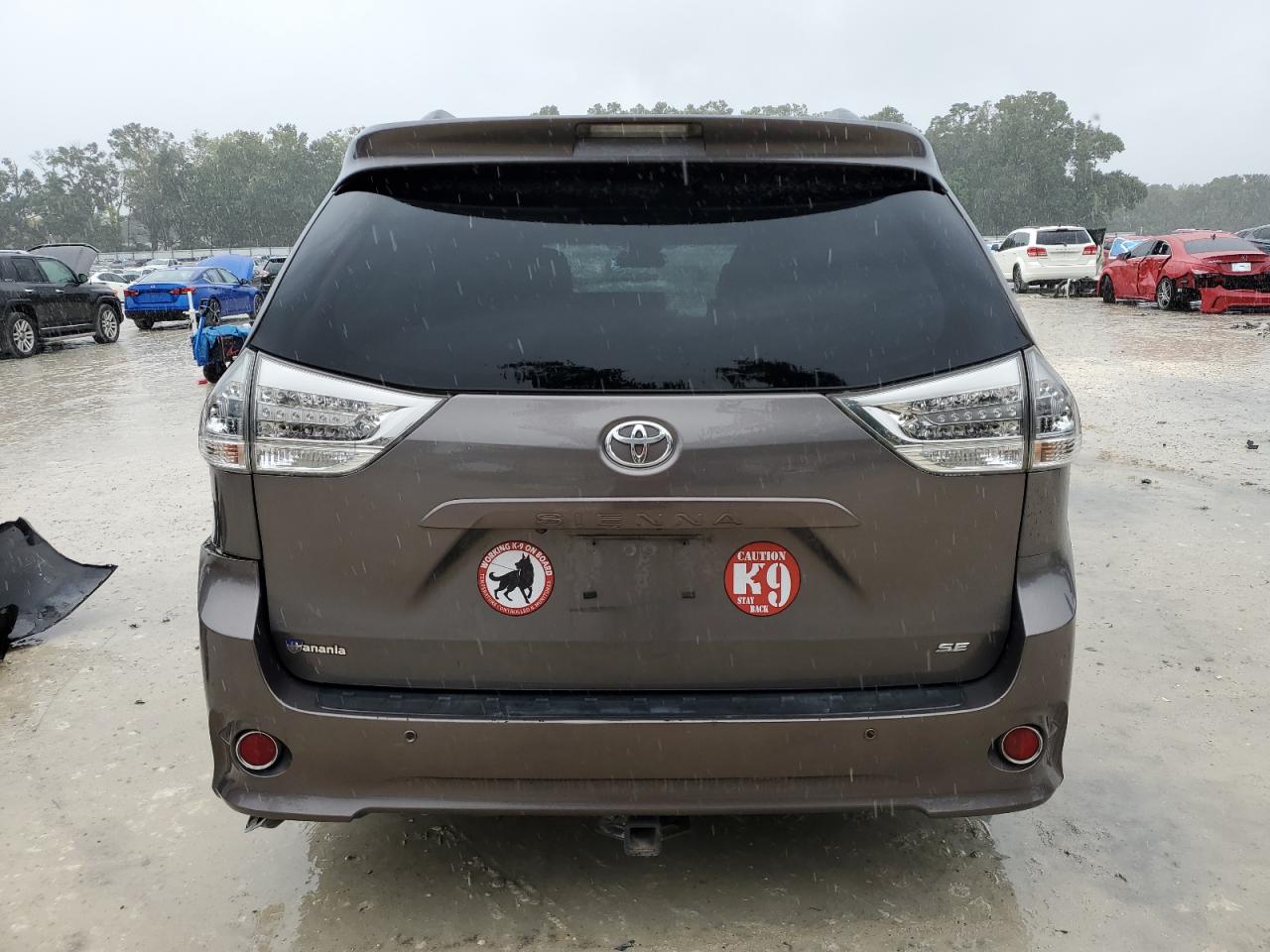 2017 Toyota Sienna Se VIN: 5TDXZ3DC1HS795353 Lot: 81831525