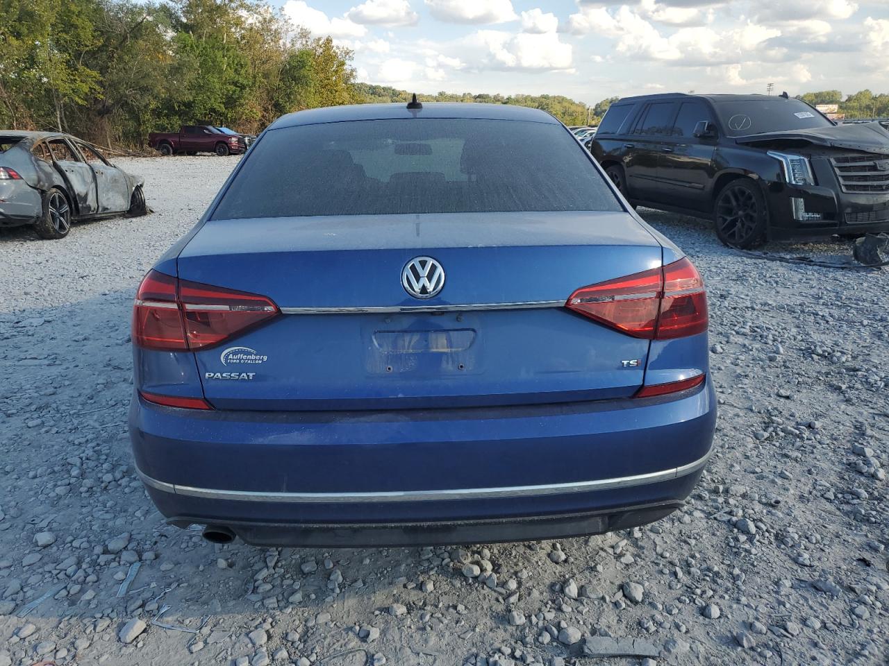 2017 Volkswagen Passat R-Line VIN: 1VWDT7A30HC042279 Lot: 84656255