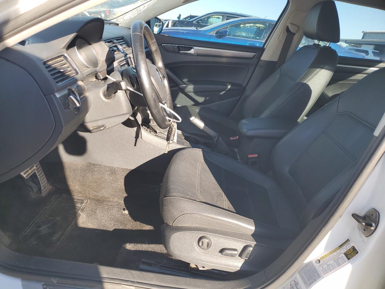 2017 Volkswagen Passat R-Line VIN: 1VWDT7A34HC043631 Lot: 85827095