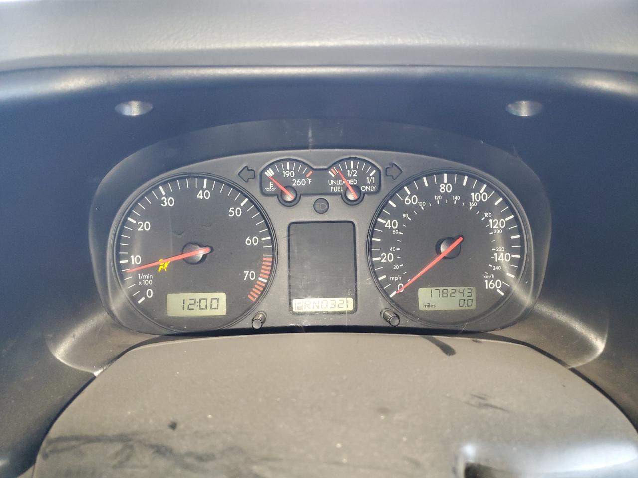 2001 Volkswagen Eurovan Gls VIN: WV2KB47011H112889 Lot: 81975065