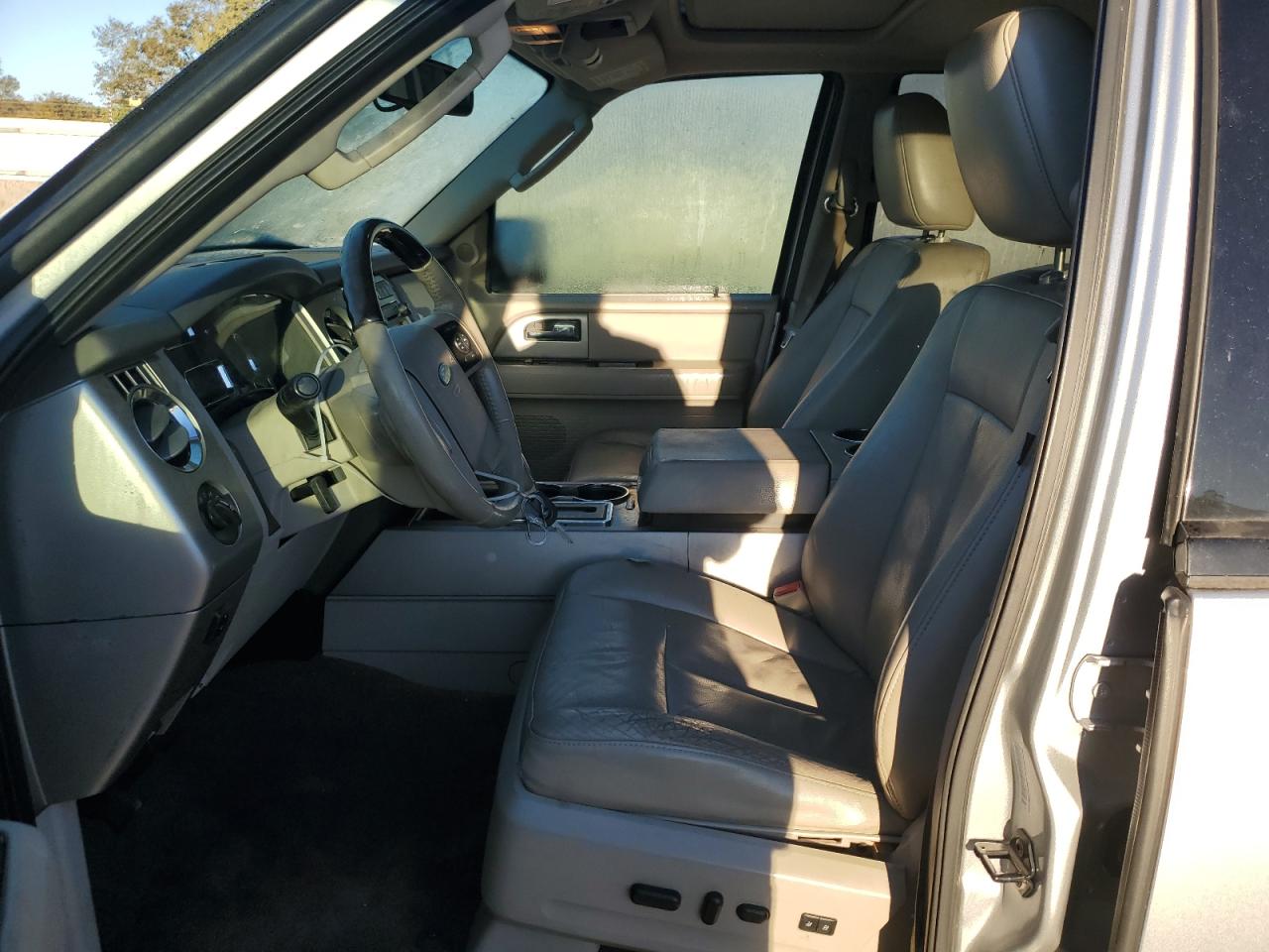 2013 Ford Expedition Limited VIN: 1FMJU1K58DEF24802 Lot: 87069495