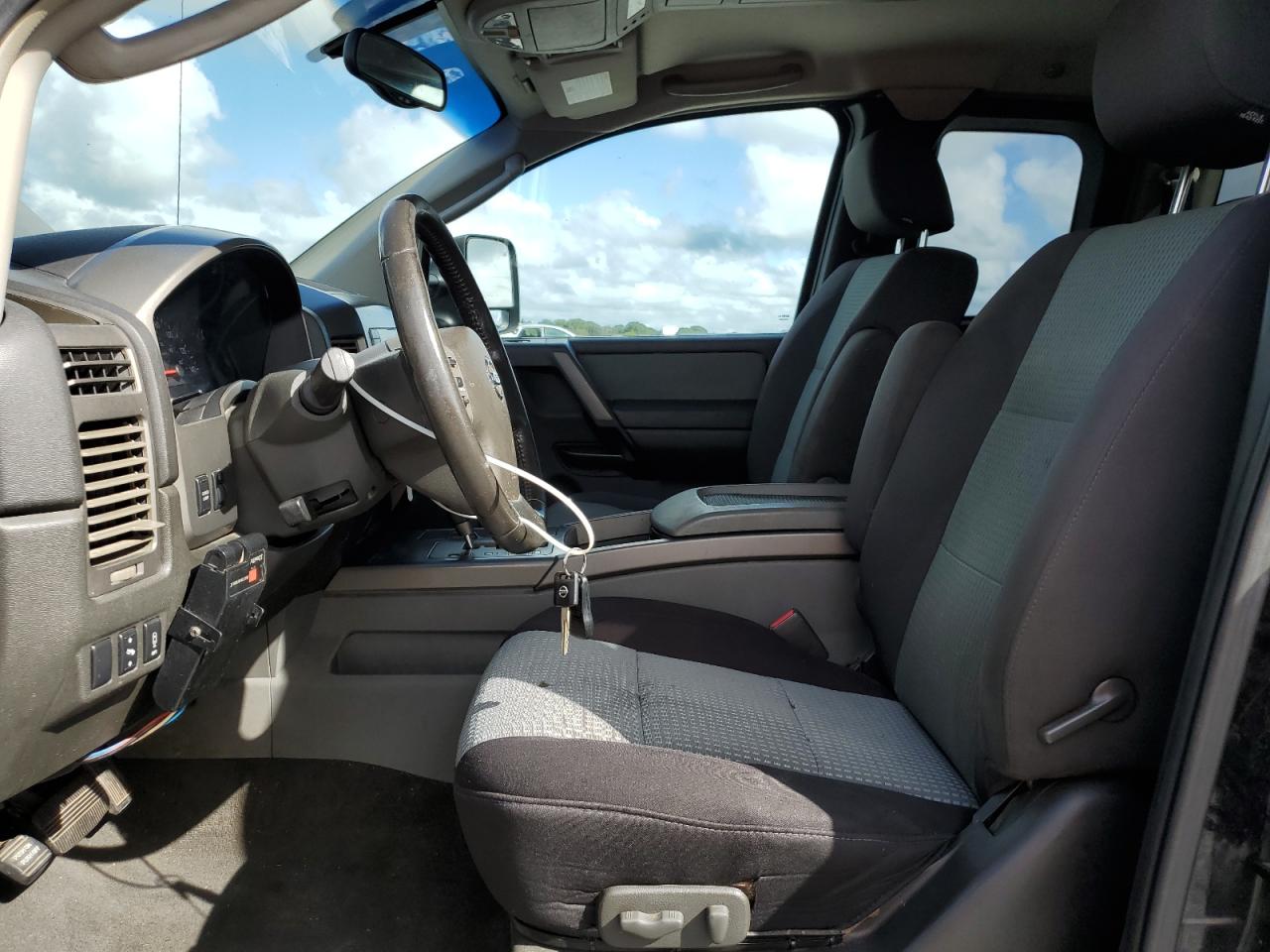 2005 Nissan Titan Xe VIN: 1N6BA06B85N570561 Lot: 84805925