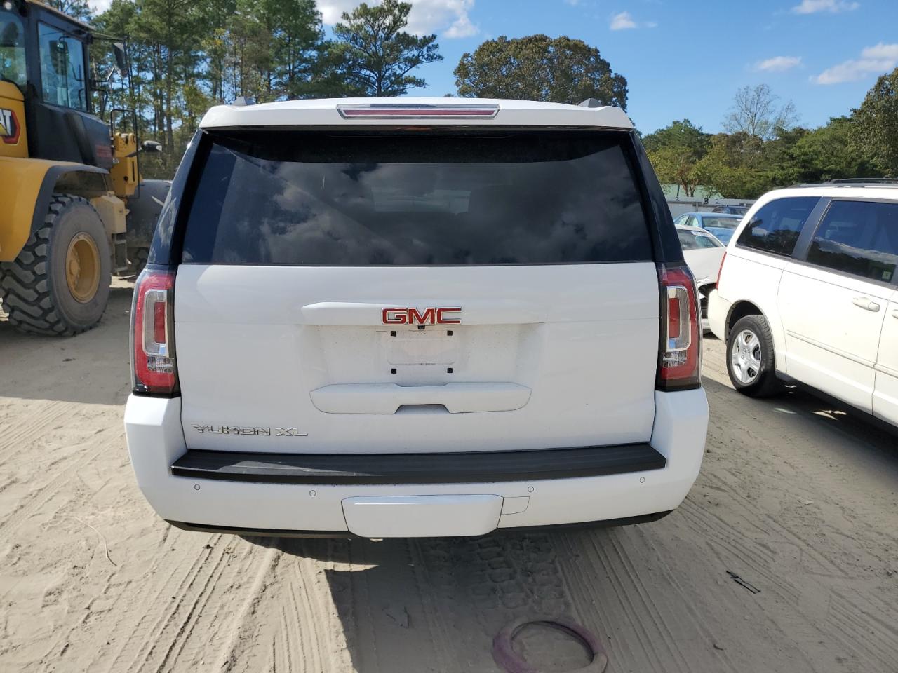 2016 GMC Yukon Xl K1500 Sle VIN: 1GKS2FKC4GR303368 Lot: 85346775