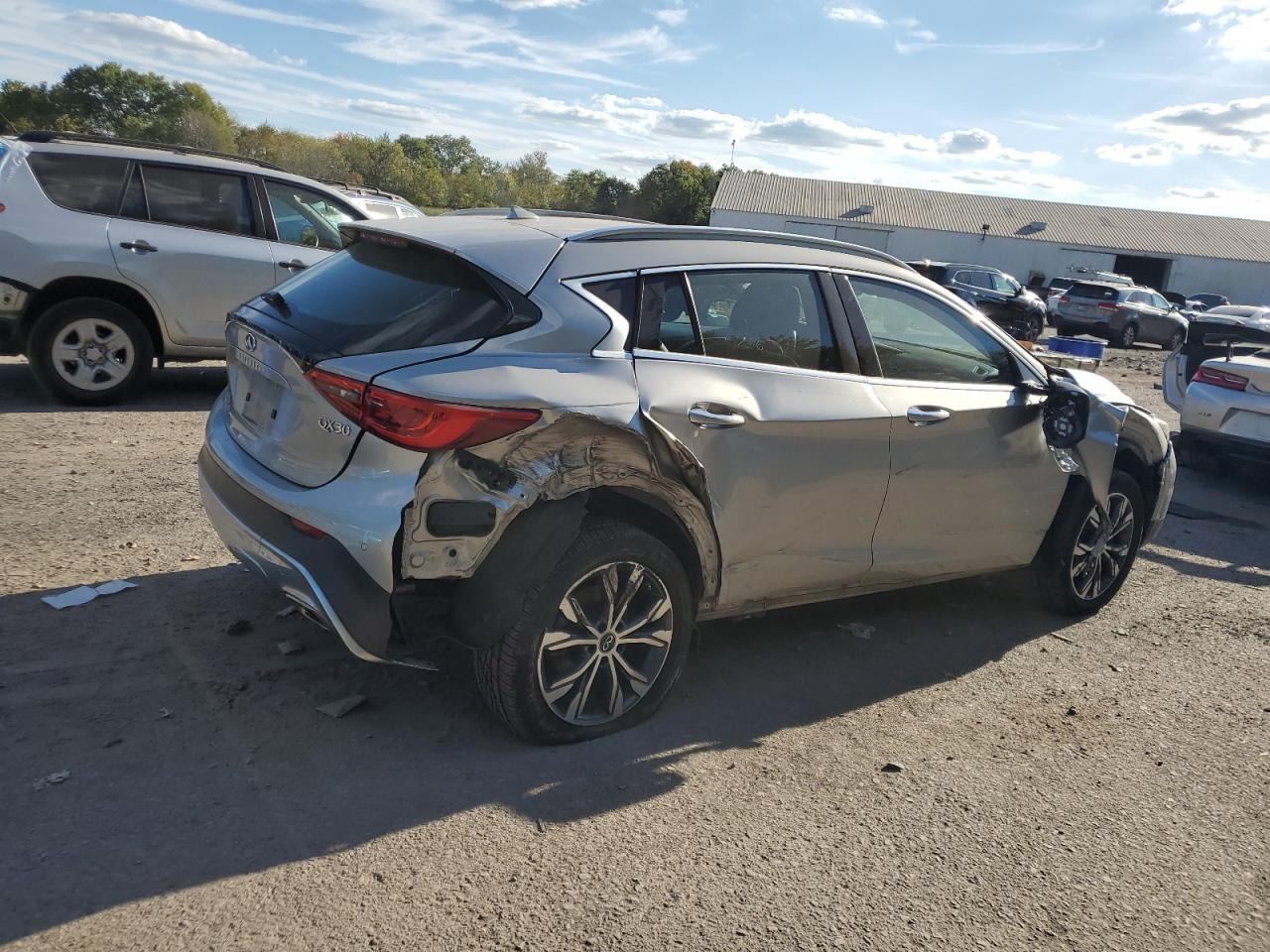 QX30 QX30