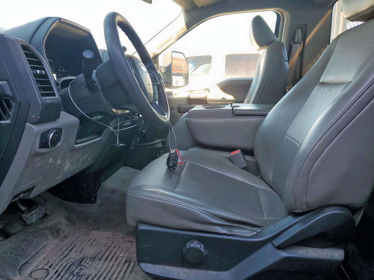 2017 Ford F350 Super Duty Flatbed Truck VIN: 1FDRF3GT5HED13109 Lot: 87388365