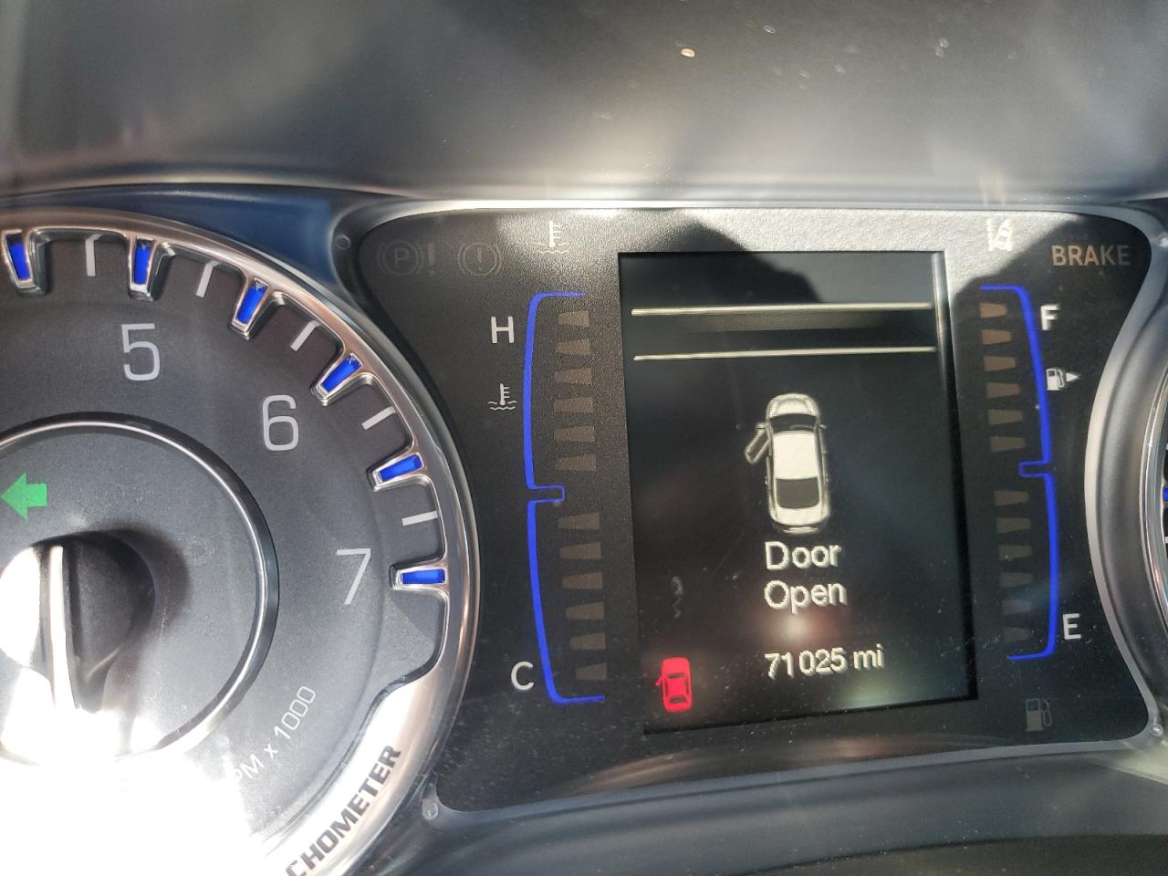 2015 Chrysler 200 Limited VIN: 1C3CCCABXFN759051 Lot: 58417555