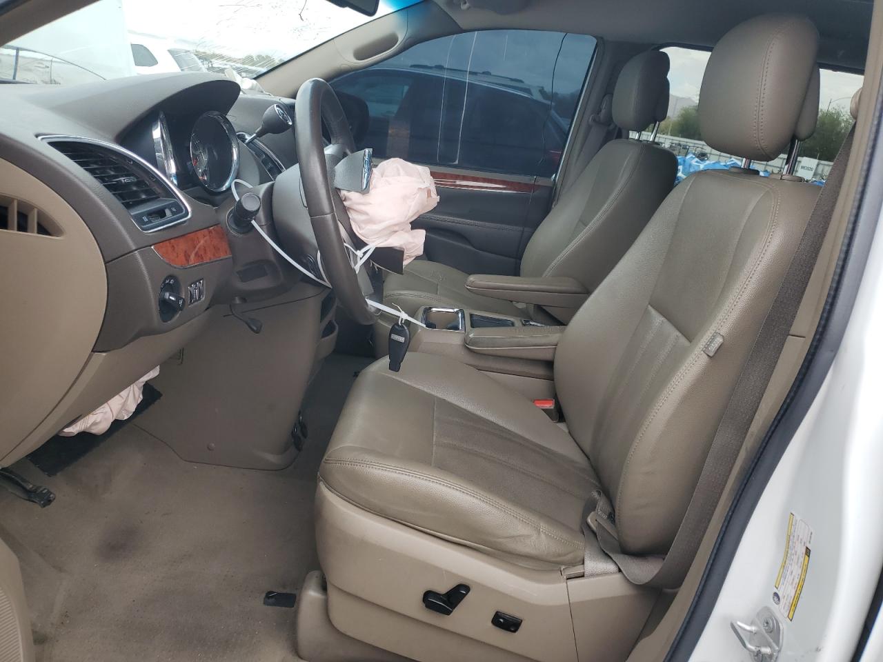 2016 Chrysler Town & Country Touring VIN: 2C4RC1BGXGR149790 Lot: 82495585