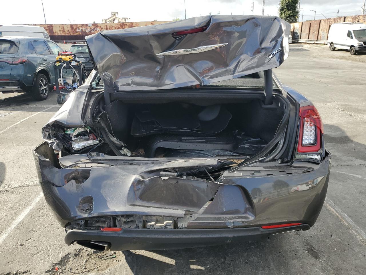 2019 Chrysler 300 S VIN: 2C3CCABG4KH548865 Lot: 84959895