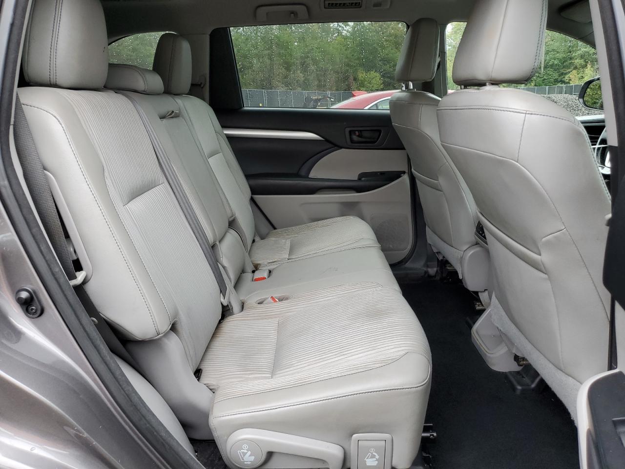 2017 Toyota Highlander Le VIN: 5TDBZRFH6HS376484 Lot: 82360235